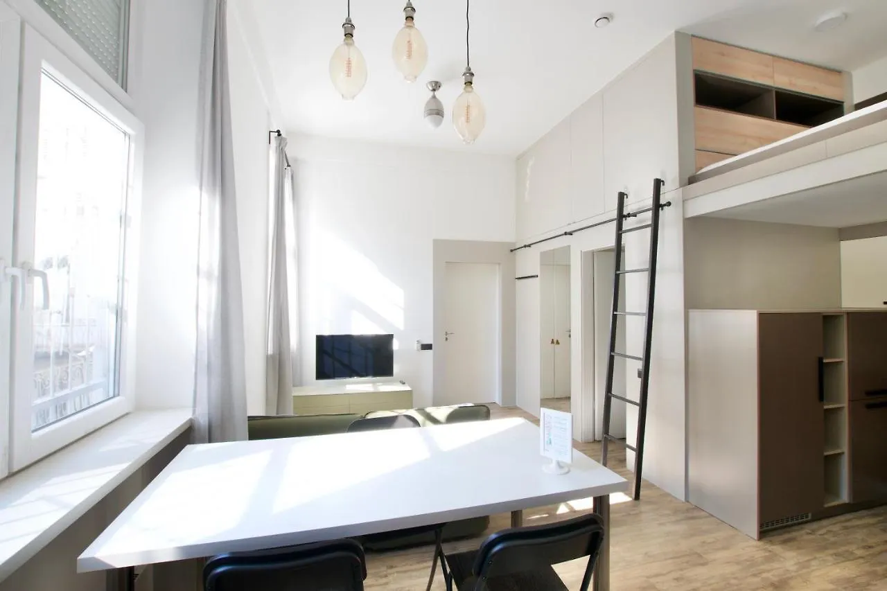 Standard Apartment by Hi5 - Gellért Spa Area Budapest